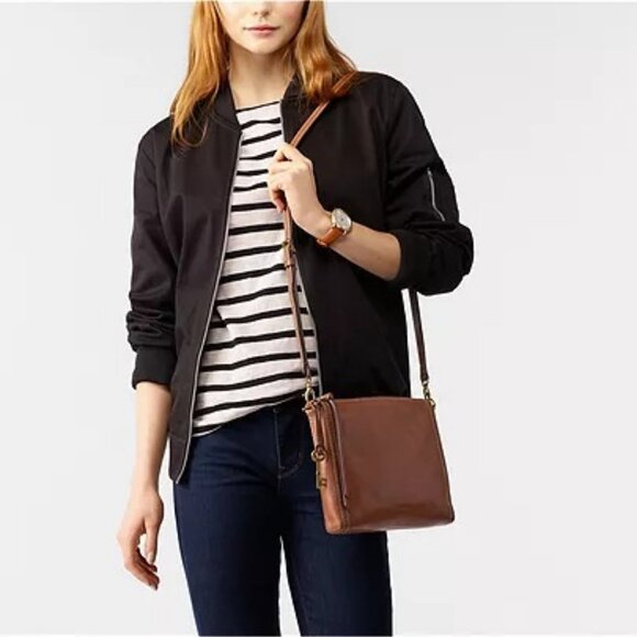 Fossil Handbags - EUC Fossil Emma Leather Crossbody Shoulder Bag
